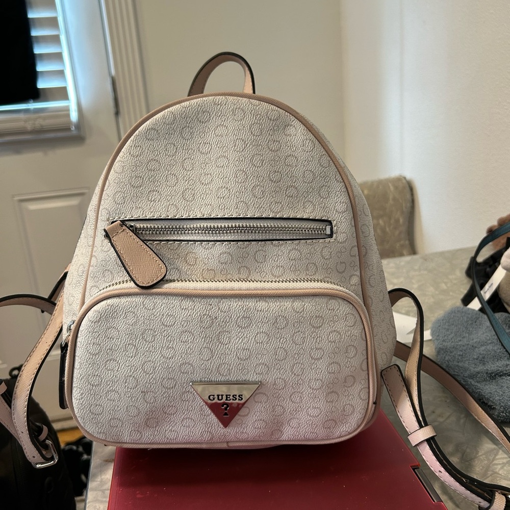 GUESS Elegant White and Pink Backpack